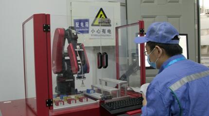 百年老字號的技術自覺 電工學機器人編程，匠心與智創的交響
